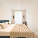 Slataper 9 Tirabora Short Rent, Con Parcheggio Privato Apartman Trieszt