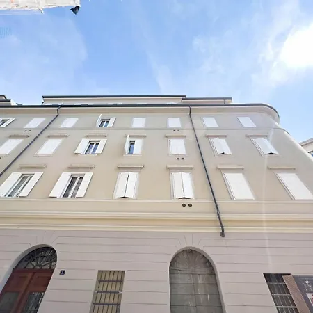 Slataper 9 Tirabora Short Rent, Con Parcheggio Privato